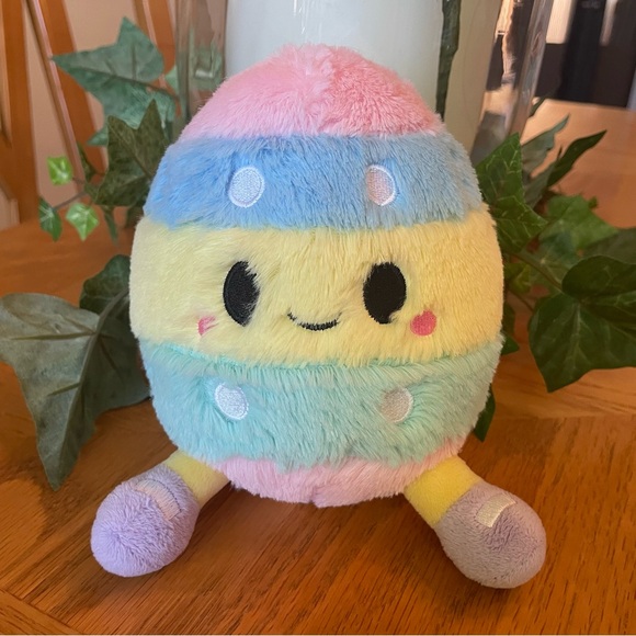 Squishable Snackers Painted Egg Plush - Picture 1 of 3